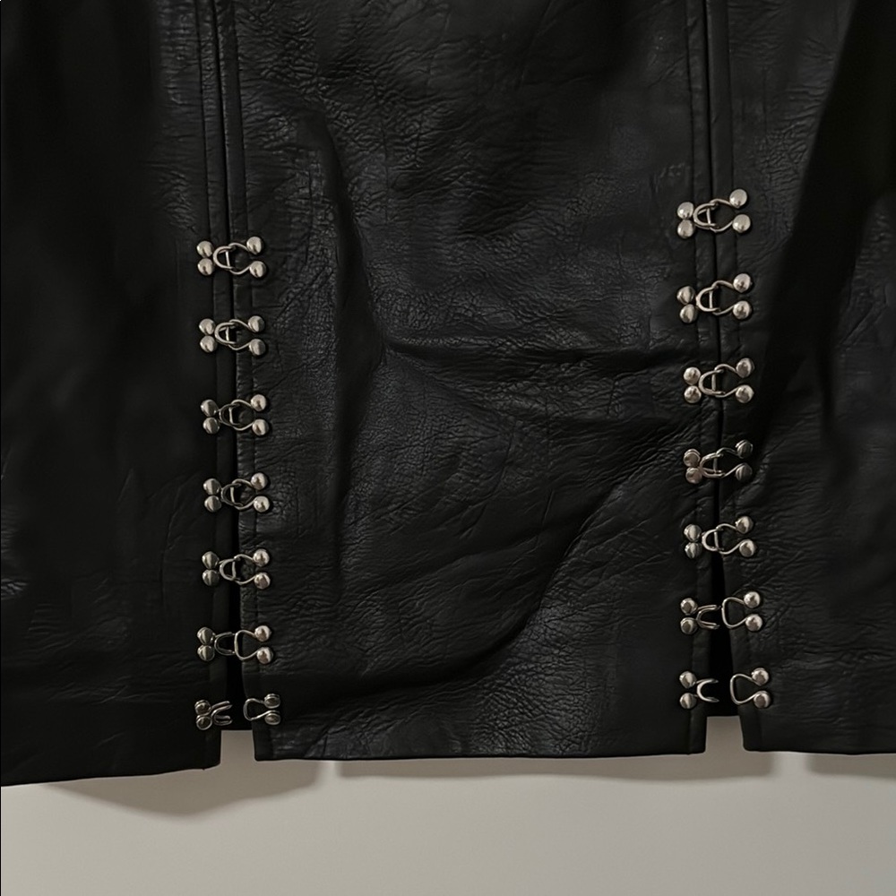 Blank NYC Black Faux  Leather Skirt  Size 26 NWT - Picture 3 of 6